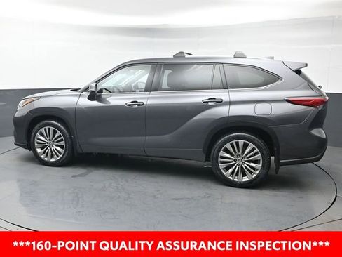 Used 2023 Toyota Highlander Platinum AWD/4WD image 4