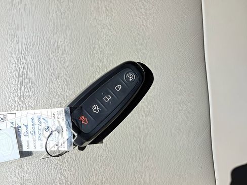 Used 2018 Ford Escape Titanium w/ Ford Safe & Smart Package image 28