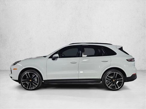 Used 2022 Porsche Cayenne Platinum Edition AWD/4WD image 9