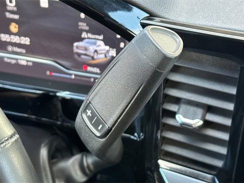 Used 2025 GMC Sierra 1500 SLT image 32