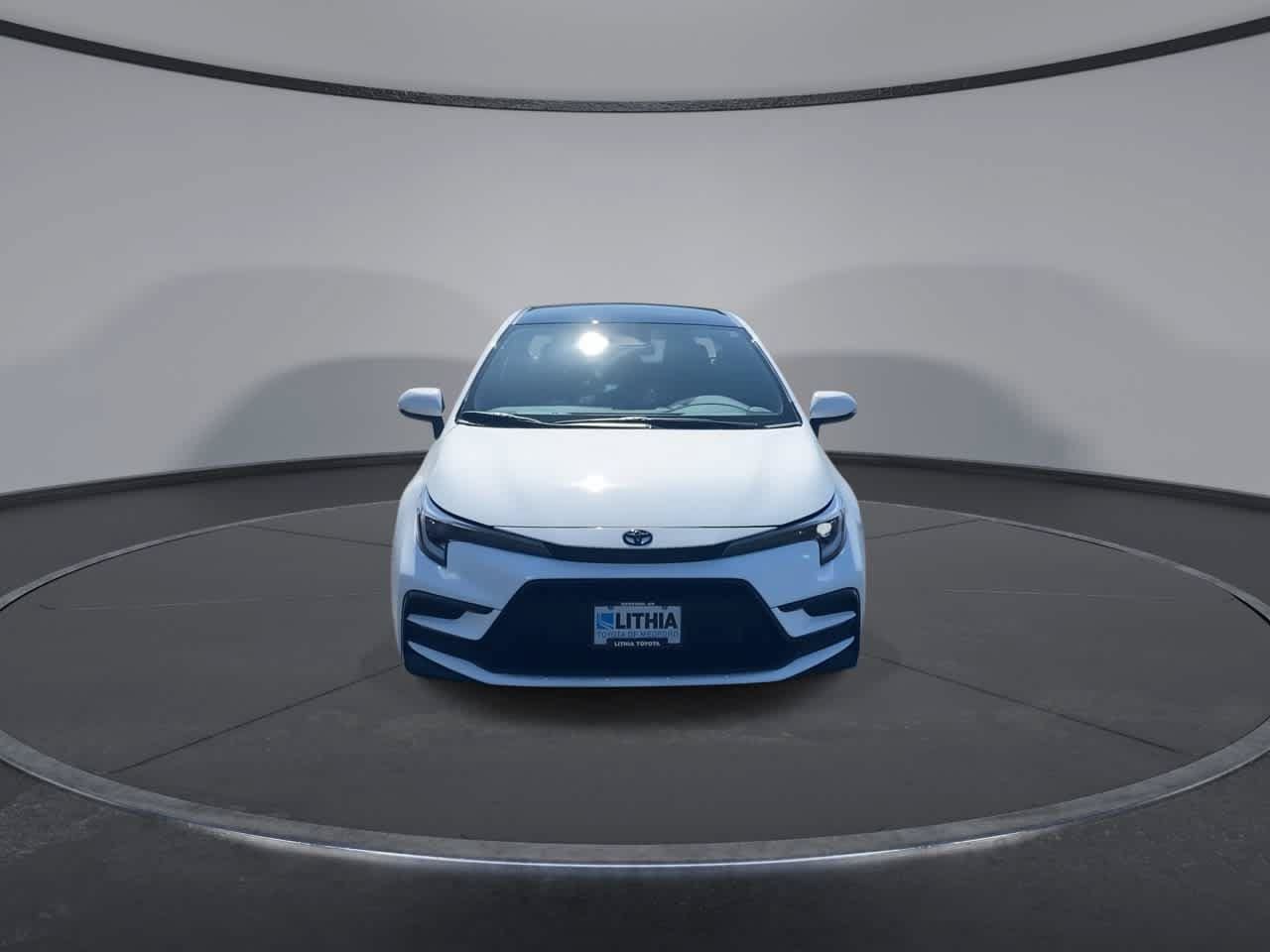 Certified 2026 Toyota Corolla SE w/ SE Package FWD image 4
