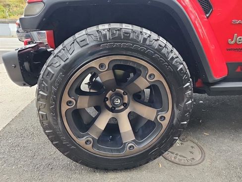 Used 2019 Jeep Wrangler Unlimited Sahara AWD/4WD image 15