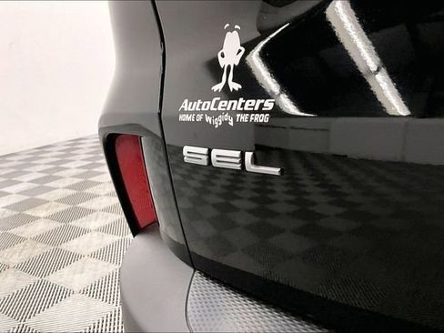 Used 2022 Ford Escape SEL FWD image 9