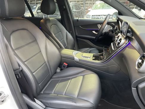 Certified 2022 Mercedes-Benz GLC 300 4MATIC w/ Driver Assistance Package image 53