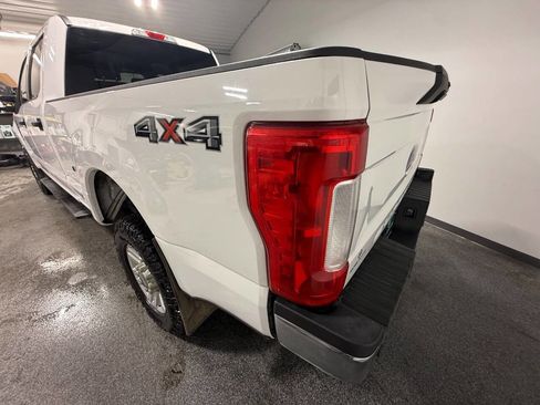 Used 2019 Ford F250 XLT w/ Camper Package image 7
