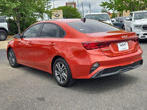 Used 2024 Kia Forte LXS w/ LXS Technology Package FWD image 9