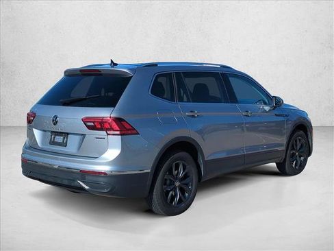 Used 2024 Volkswagen Tiguan SE image 5