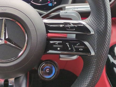 Used 2022 Mercedes-Benz SL 63 AMG 4MATIC image 24