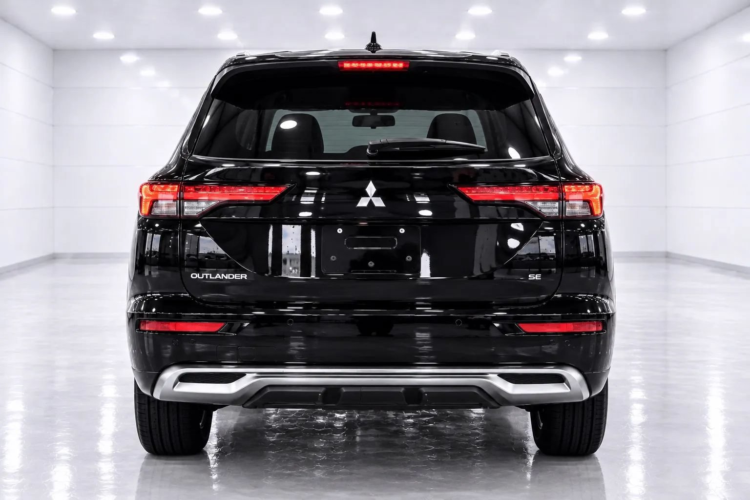 Used 2025 Mitsubishi Outlander AWD image 4