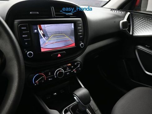 Used 2023 Kia Soul LX w/ LX Technology Package image 12