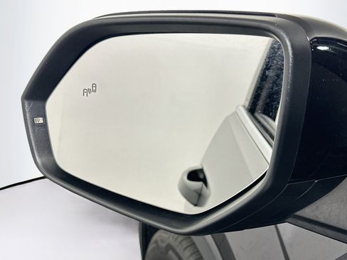 Used 2025 Volkswagen Atlas SE FWD image 16