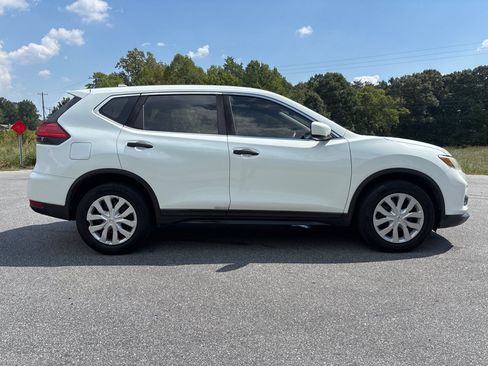 Used 2017 Nissan Rogue S FWD image 6