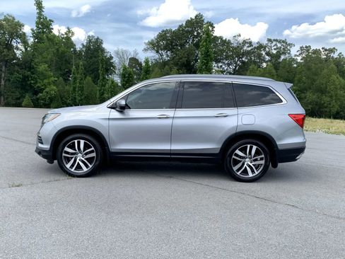 Used 2017 Honda Pilot Touring image 4