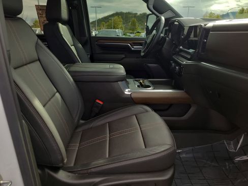 Used 2024 Chevrolet Silverado 2500 High Country w/ Technology Package AWD/4WD image 22