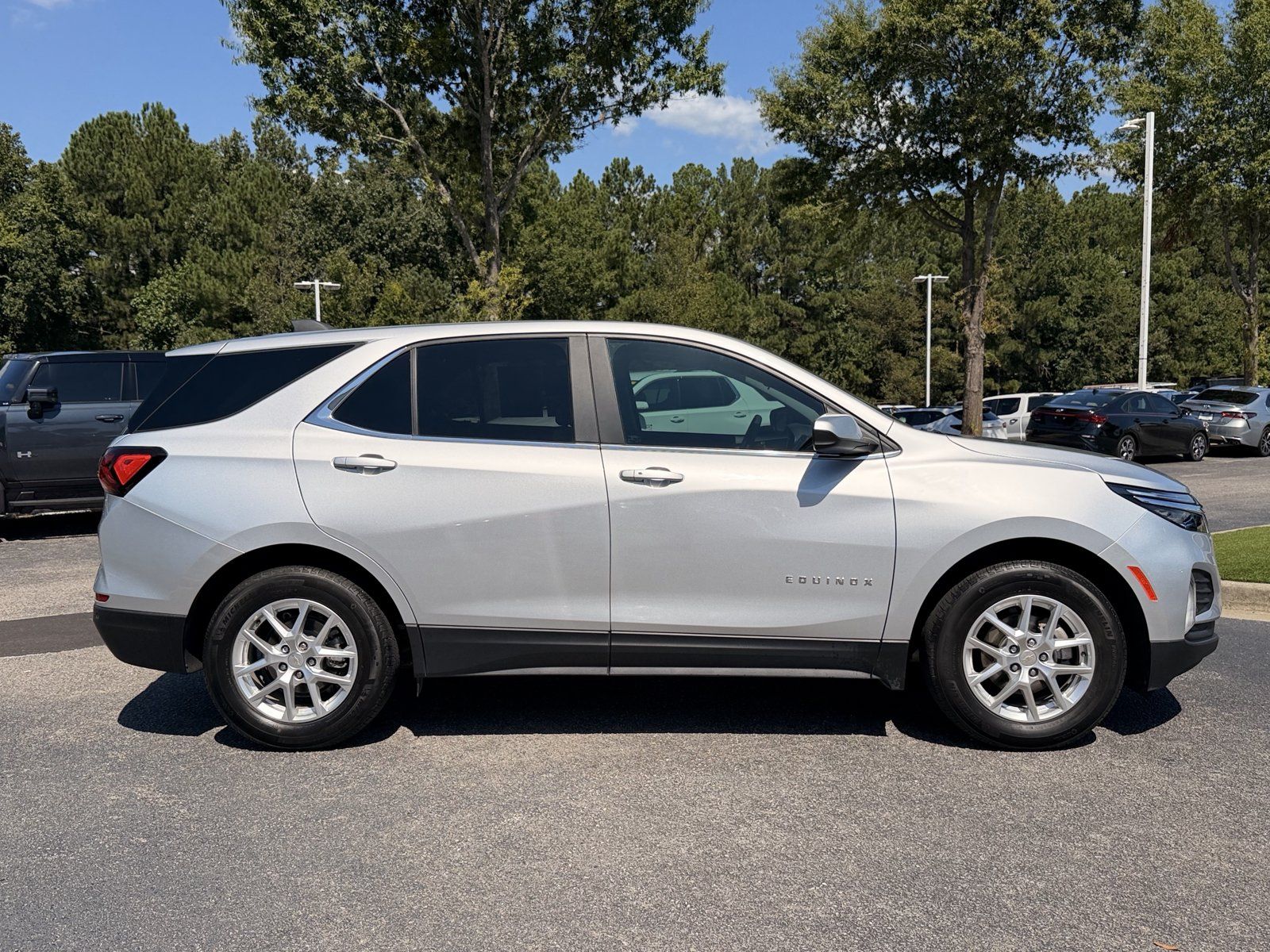 Used 2022 Chevrolet Equinox LT FWD image 13