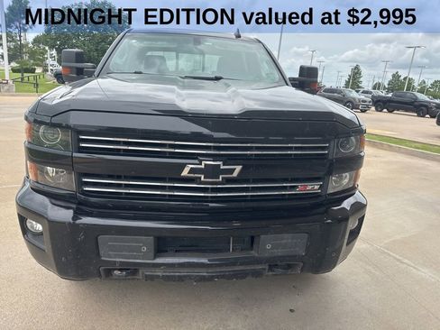Used 2018 Chevrolet Silverado 2500 LT w/ Midnight Edition AWD/4WD image 3