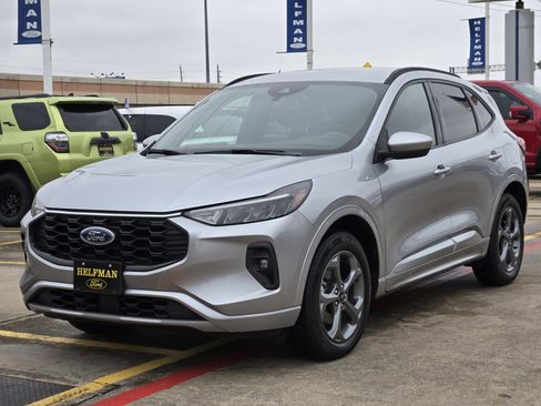 Used 2023 Ford Escape ST-Line Select image 2