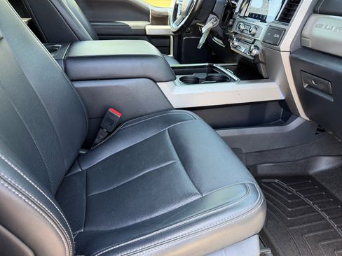 Used 2022 Ford F250 Lariat w/ Lariat Value Package AWD/4WD image 9