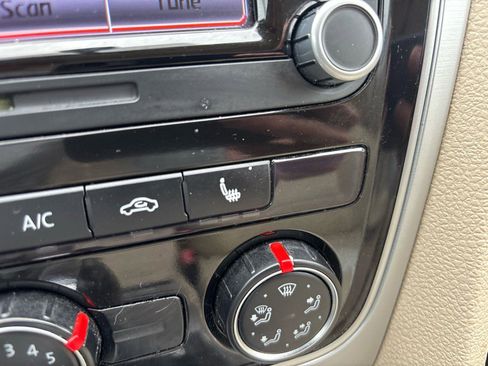 Used 2013 Volkswagen Passat 2.5 SE image 20