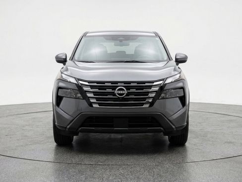 Used 2025 Nissan Rogue SV FWD image 2