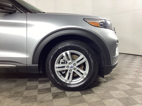 Used 2023 Ford Explorer XLT w/ Equipment Group 202A image 7