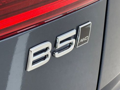 New 2026 Volvo XC60 B5 Core w/ Protection Package Premier AWD/4WD image 9