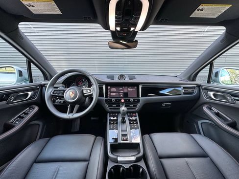 Used 2026 Porsche Macan AWD/4WD image 37