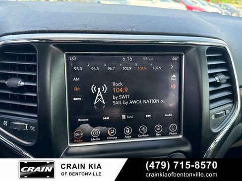 Used 2018 Jeep Grand Cherokee Altitude AWD/4WD image 24