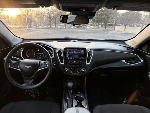 Used 2023 Chevrolet Malibu LT image 18