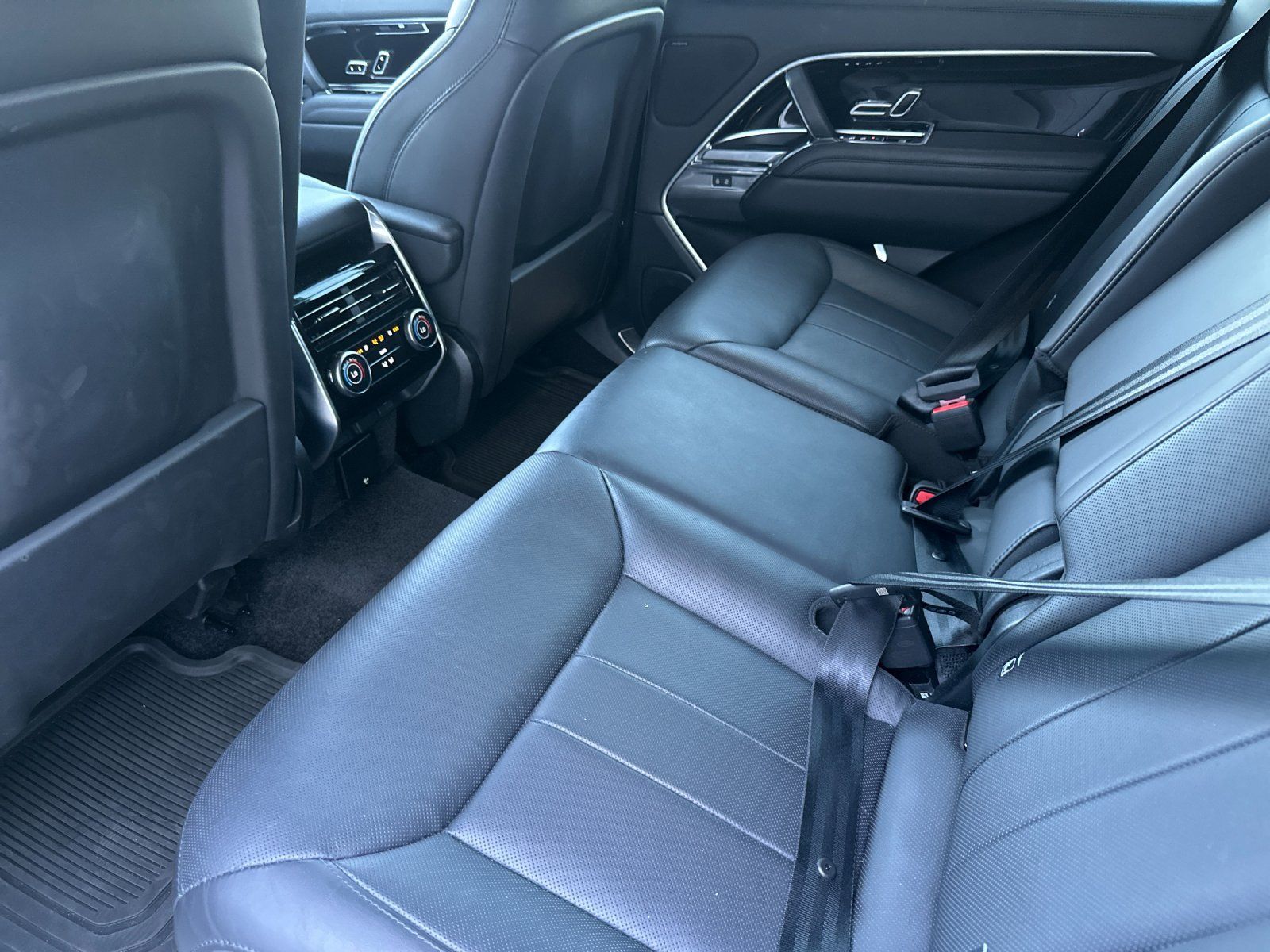 Used 2024 Land Rover Range Rover SE AWD/4WD image 12