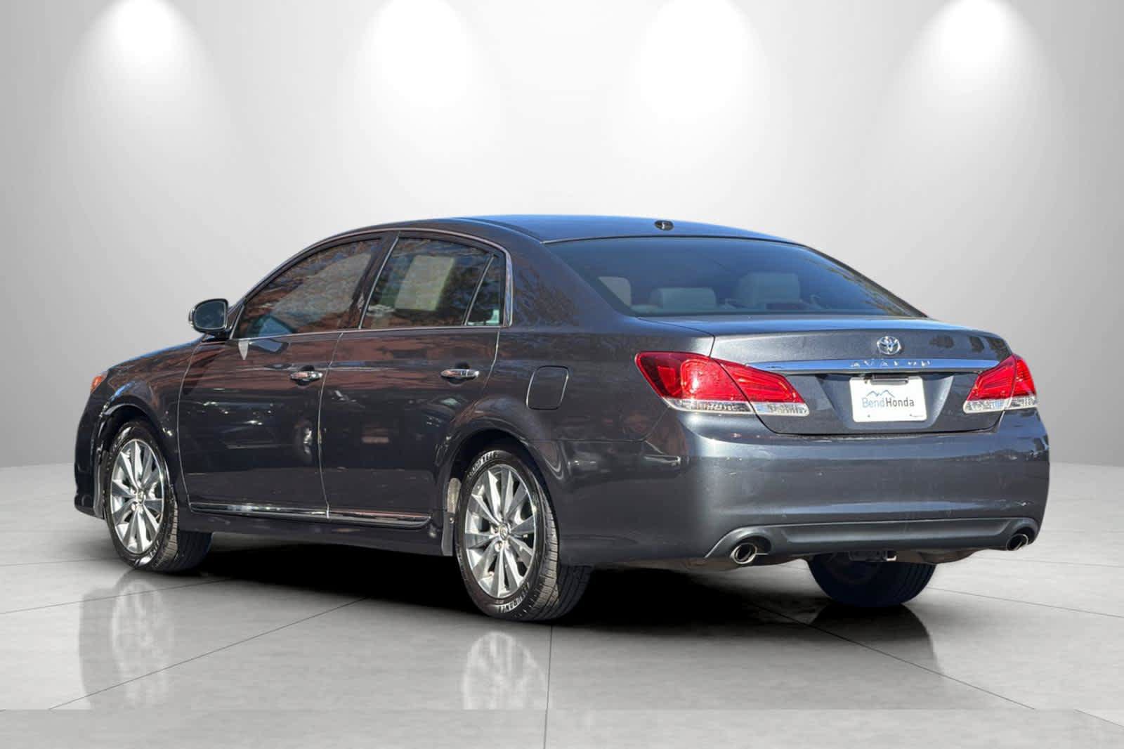 Used 2011 Toyota Avalon Limited FWD image 6