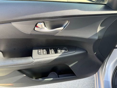 Used 2019 Kia Forte LXS image 10