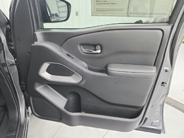 Used 2022 Nissan Frontier SV w/ Technology Package RWD image 34