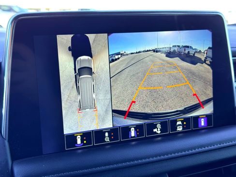 Used 2022 Chevrolet Tahoe Z71 w/ Luxury Package image 32