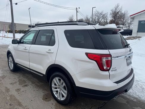 Used 2018 Ford Explorer XLT w/ Equipment Group 202A image 3