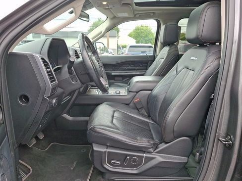 Used 2018 Ford Expedition Platinum AWD/4WD image 16