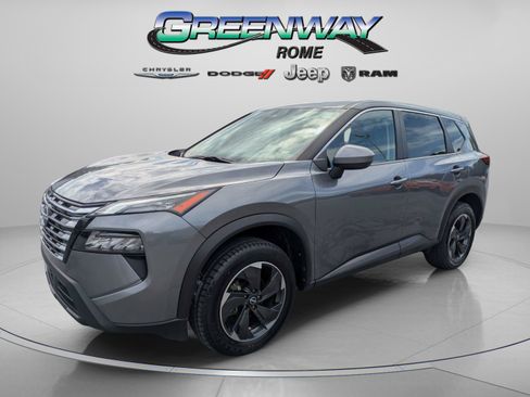 Used 2024 Nissan Rogue SV FWD image 4