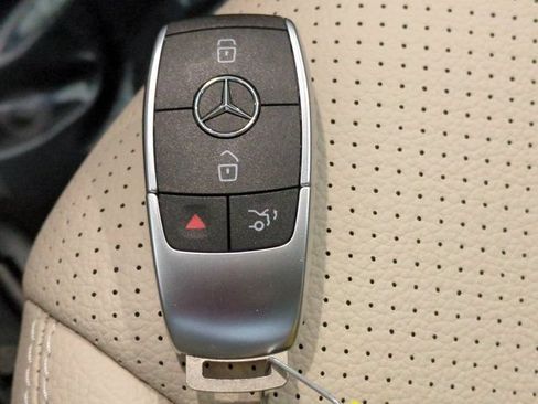Certified 2021 Mercedes-Benz GLC 300 image 26