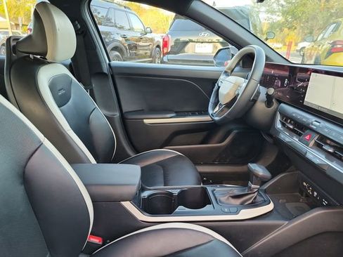 Used 2025 Kia K4 GT-Line w/ GT-Line Premium Package image 34