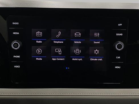 Used 2025 Volkswagen Taos SE image 21