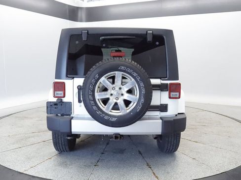 Used 2017 Jeep Wrangler Unlimited Sahara w/ Connectivity Group AWD/4WD image 4