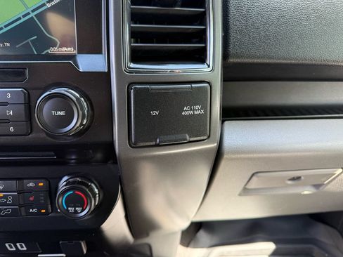 Used 2017 Ford F150 XLT w/ Equipment Group 302A Luxury AWD/4WD image 32