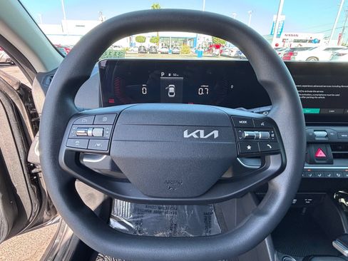 Used 2025 Kia K4 FWD image 23