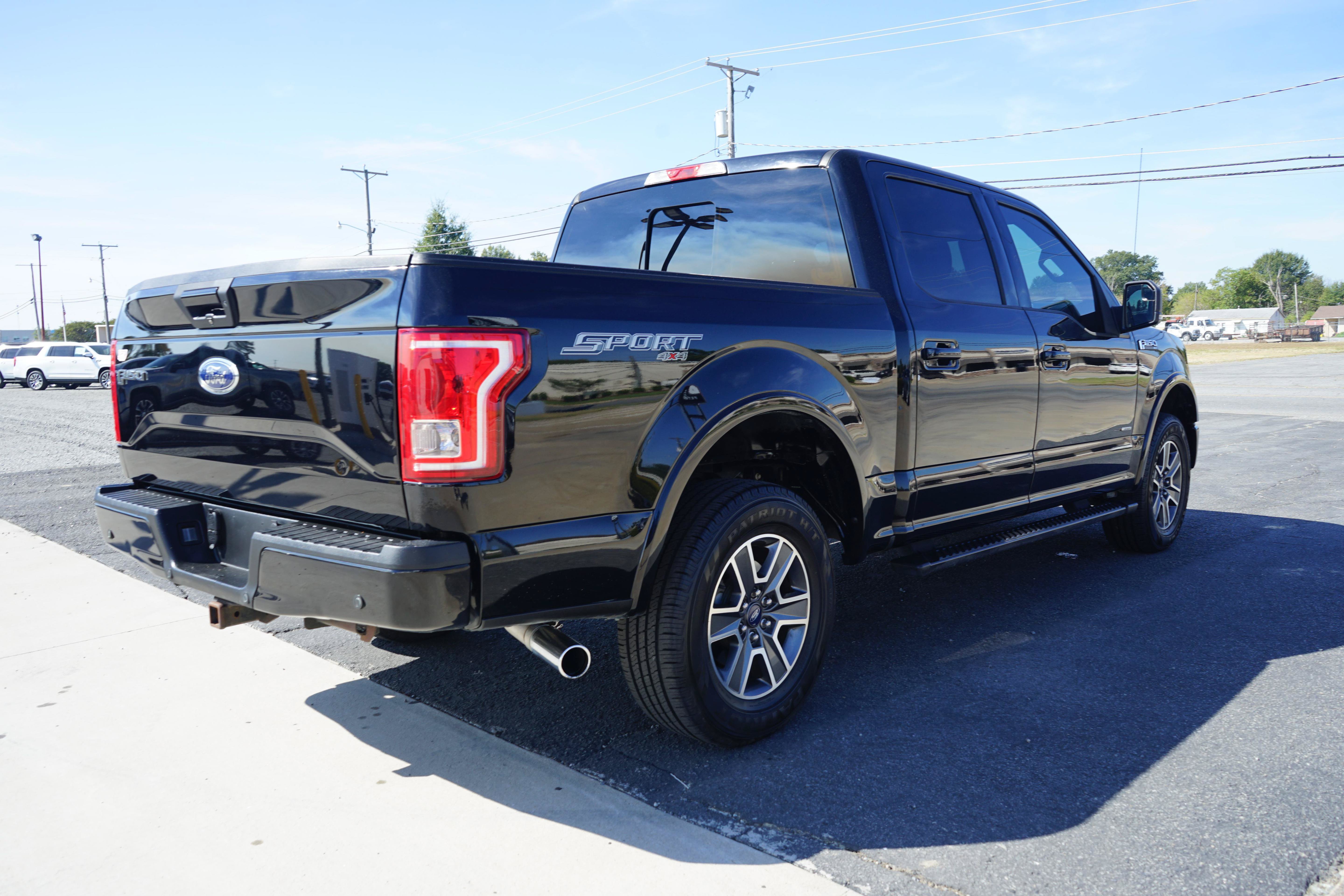 Used 2017 Ford F150 XLT w/ Equipment Group 302A Luxury AWD/4WD image 5