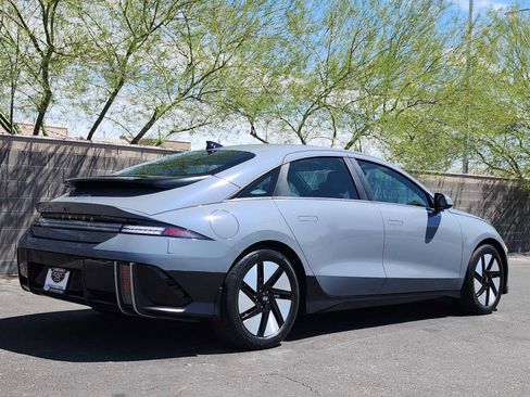 Used 2024 Hyundai Ioniq 6 SE RWD image 9