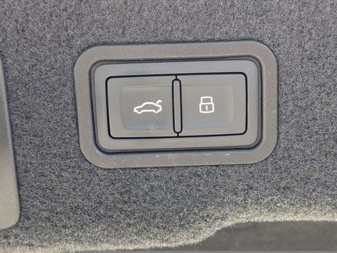 Used 2019 Audi A8 L 3.0T w/ Luxury Package image 14