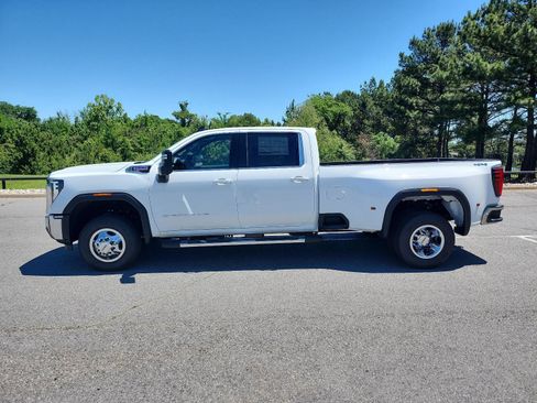 New 2026 GMC Sierra 3500 SLE w/ SLE Value Package AWD/4WD image 2