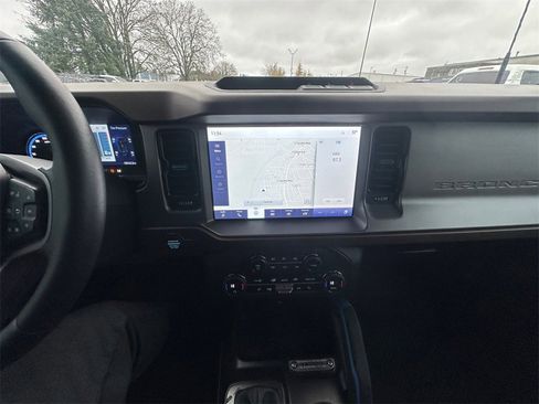 Used 2023 Ford Bronco Outer Banks image 19