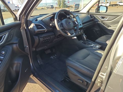 Used 2023 Subaru Forester Touring image 10