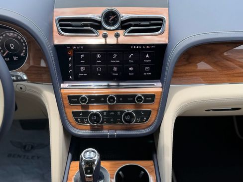 New 2026 Bentley Bentayga AWD/4WD image 28